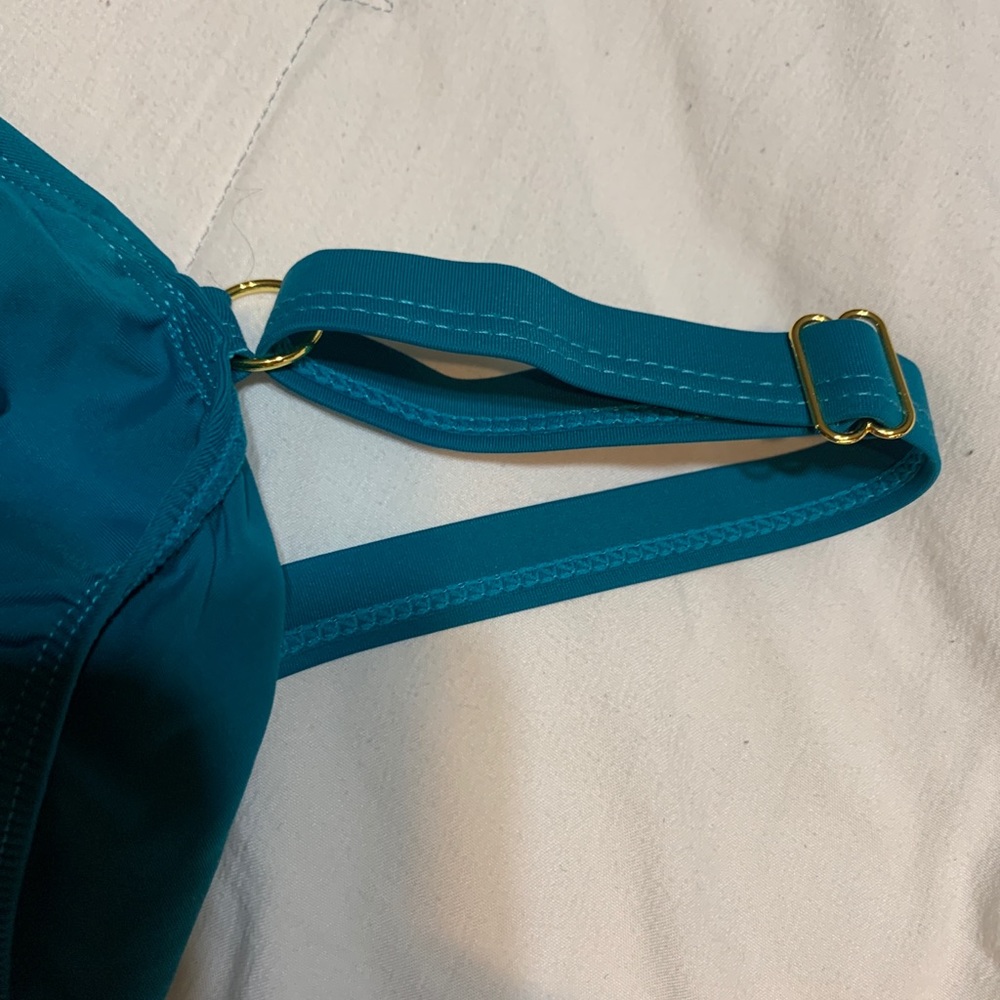 Nicole Miller Swim Ruffled Cold Shoulder - Picture 5 of 5